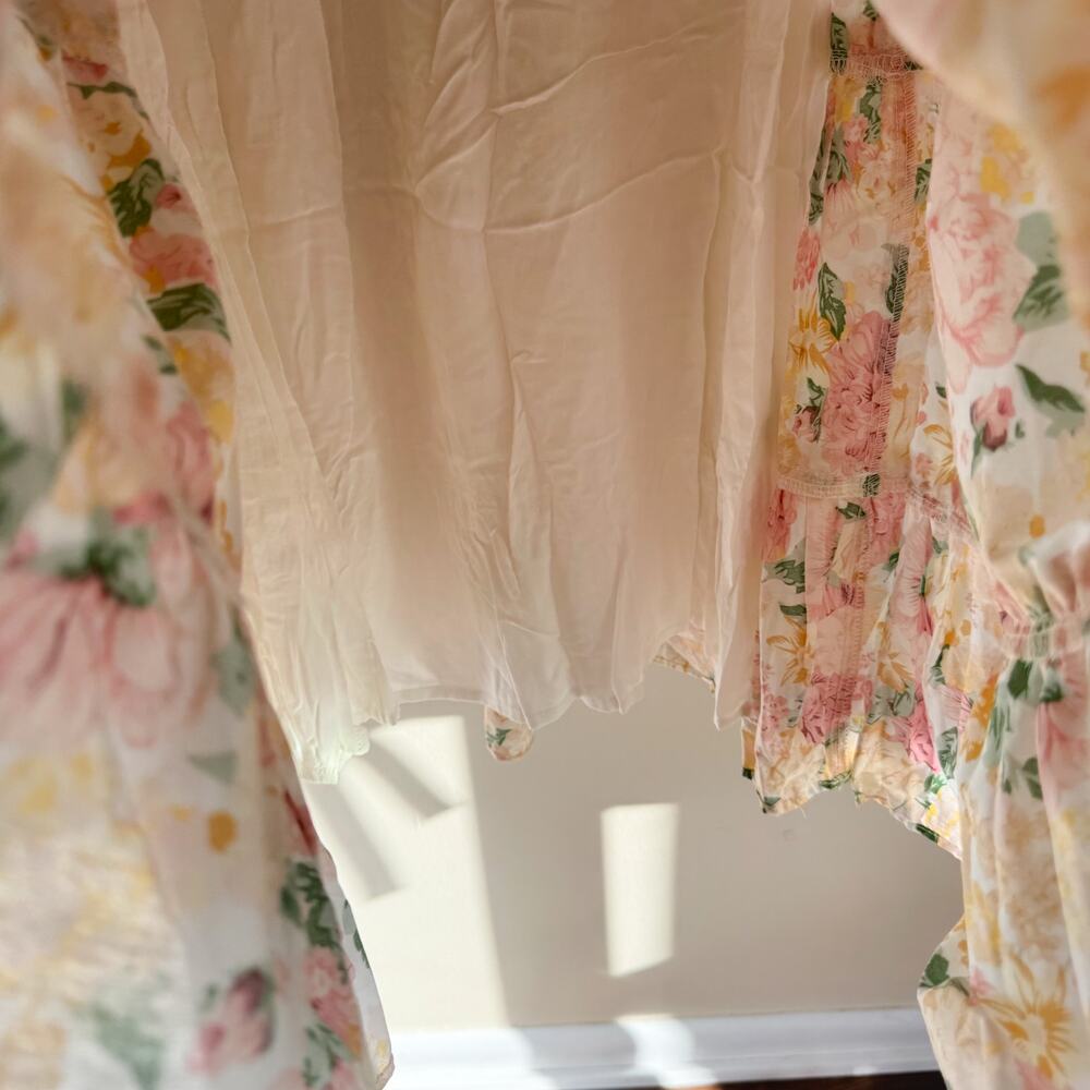 Petal and Pup Pink + Cream Floral Print Shoulder Tie Tiered Midi Dress Large - Picture 8 of 9